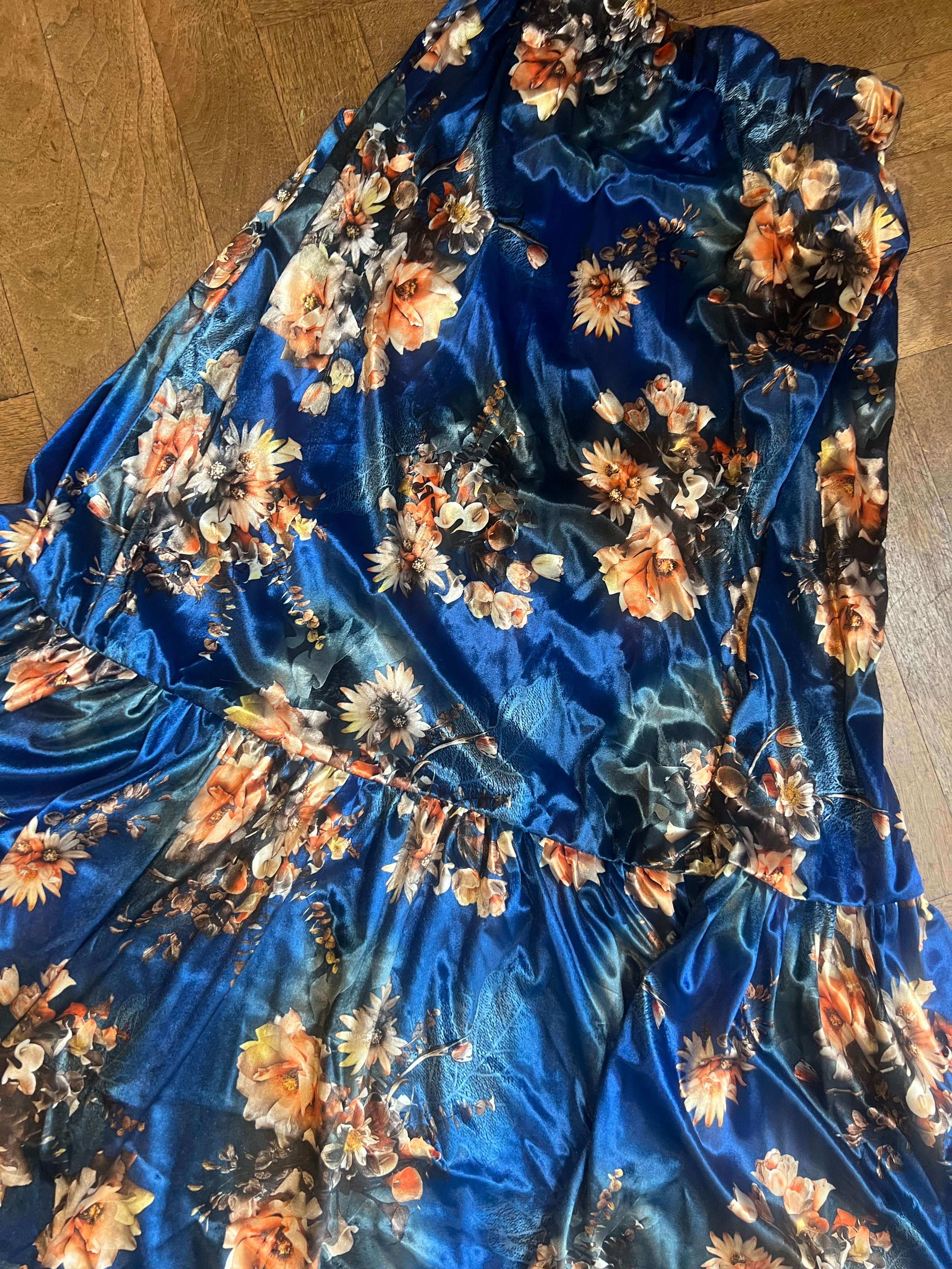 Velvet floral skirt sample size 10