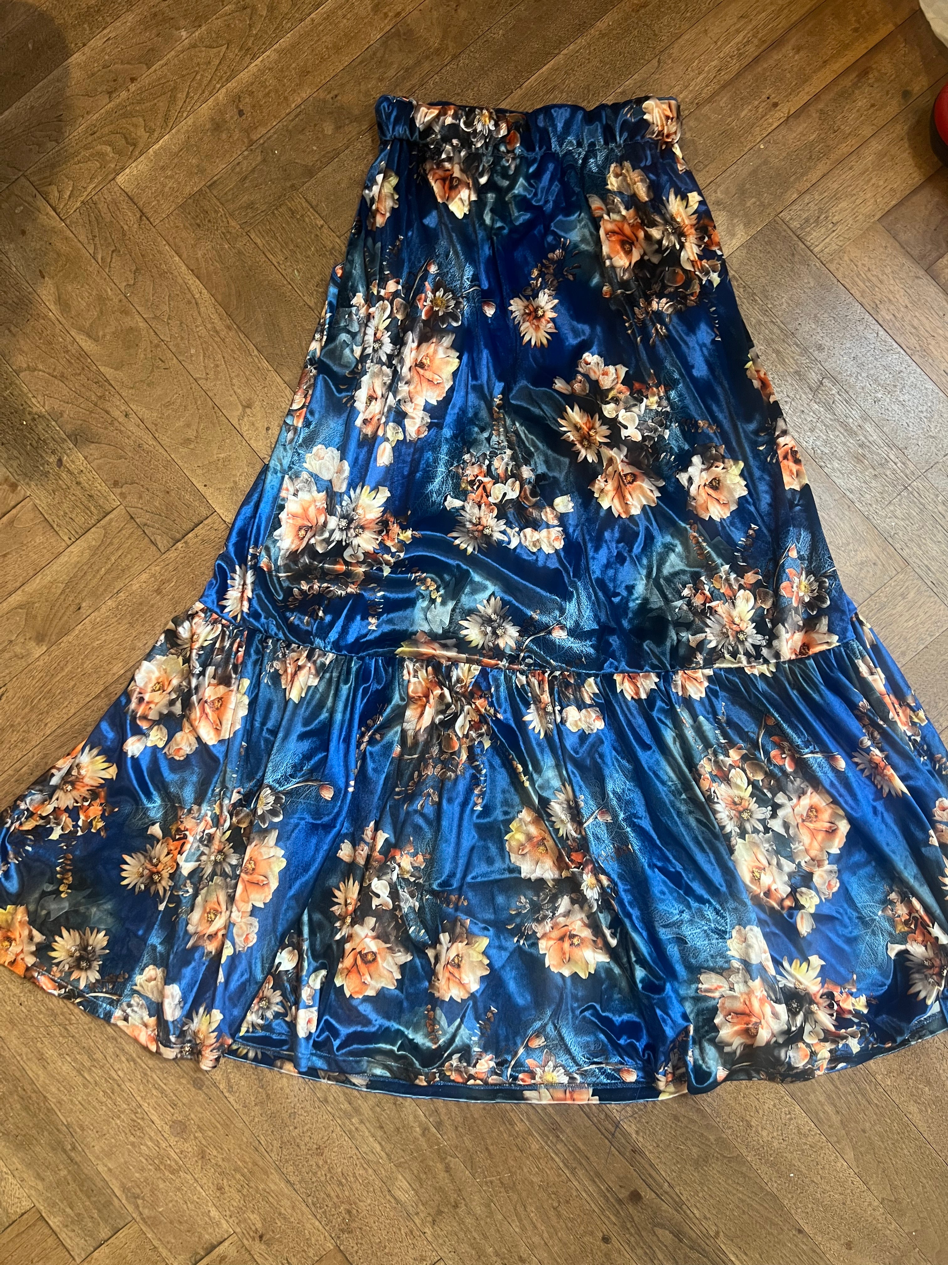 Velvet floral skirt sample size 10